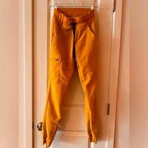FIGS YELLOW JOGGER SCRUBS XXST